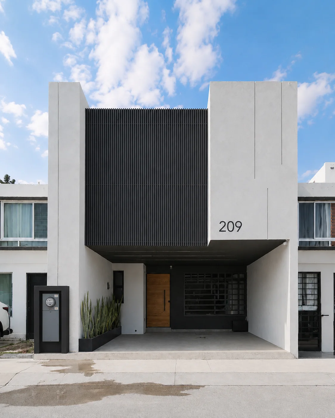 Casa 209, Intervención de fachada